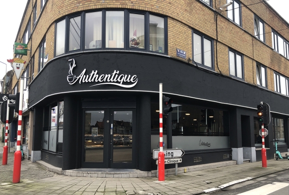 Authentique